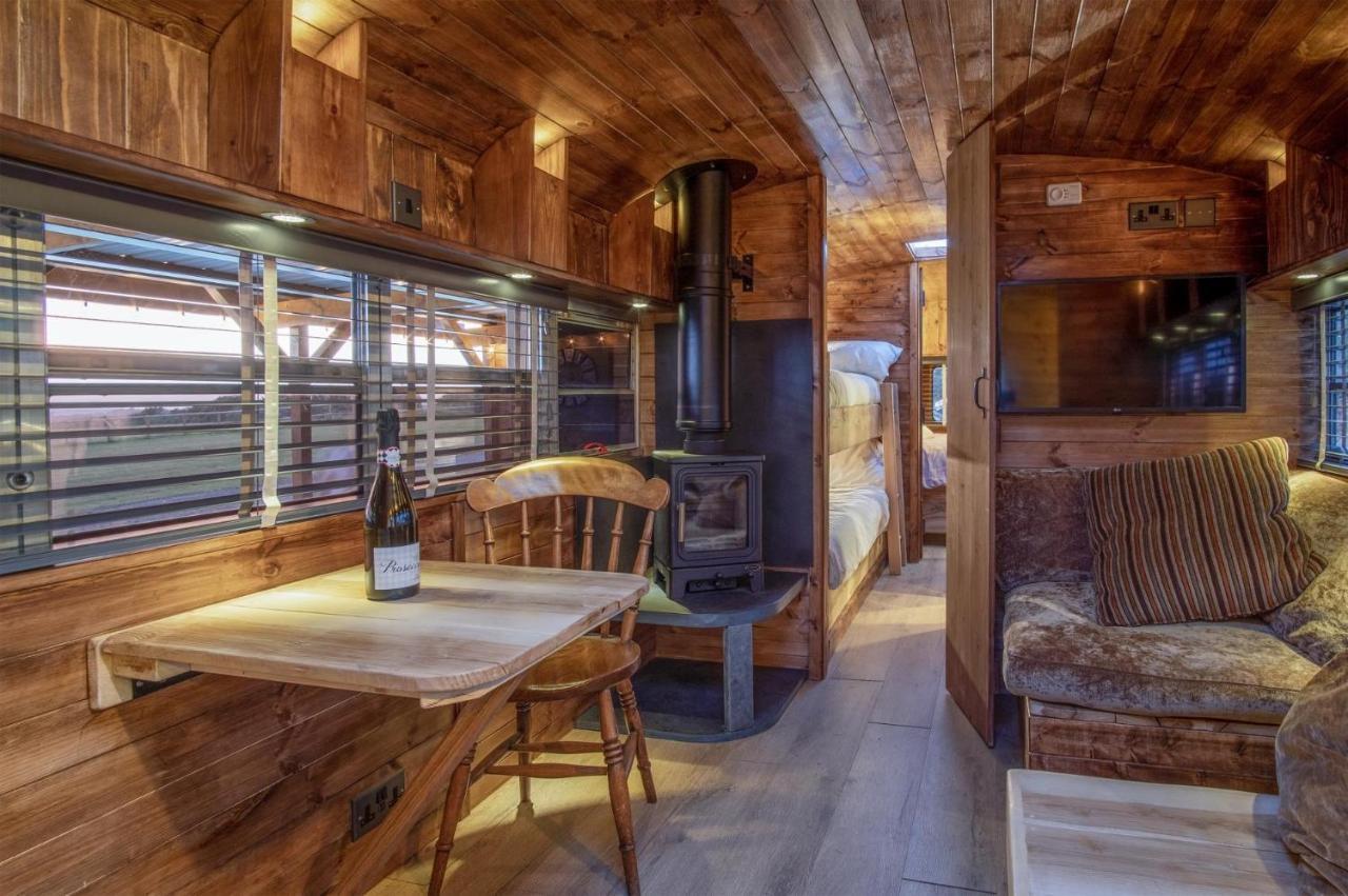 American School Bus - 1 Bedroom - Blossom Farm - Tiers Cross Johnston Zewnętrze zdjęcie