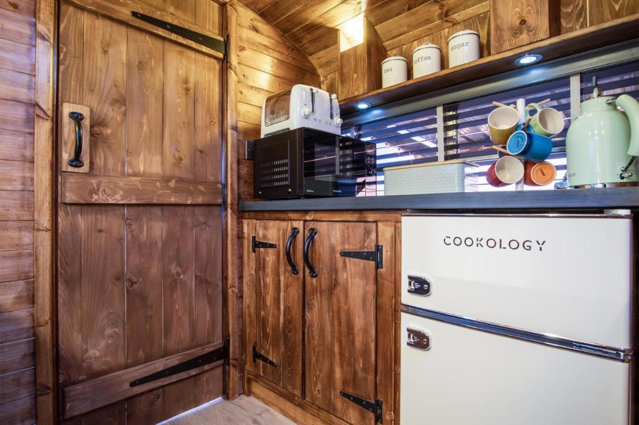American School Bus - 1 Bedroom - Blossom Farm - Tiers Cross Johnston Zewnętrze zdjęcie