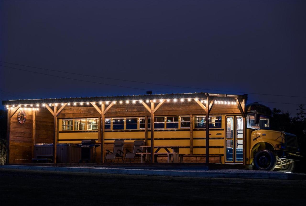 American School Bus - 1 Bedroom - Blossom Farm - Tiers Cross Johnston Zewnętrze zdjęcie