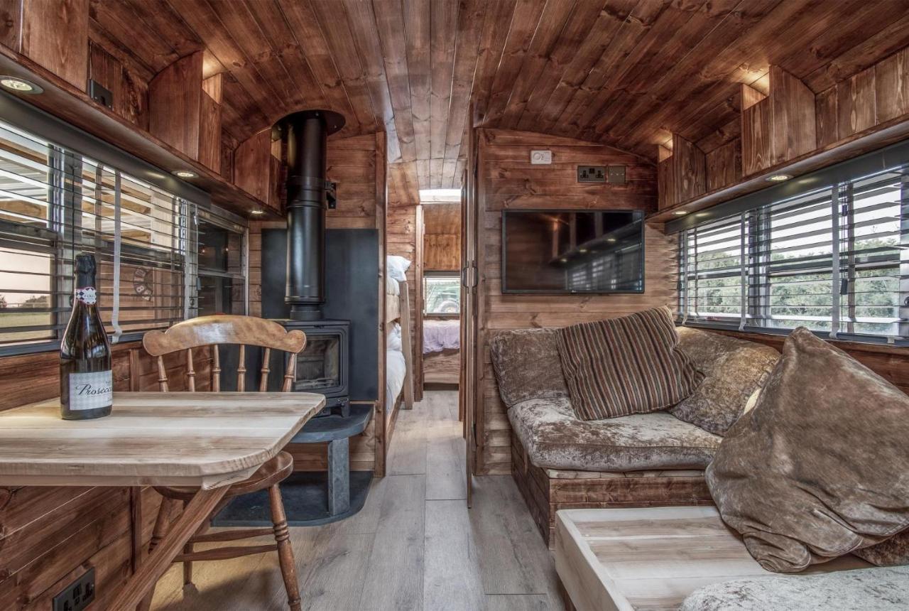 American School Bus - 1 Bedroom - Blossom Farm - Tiers Cross Johnston Zewnętrze zdjęcie