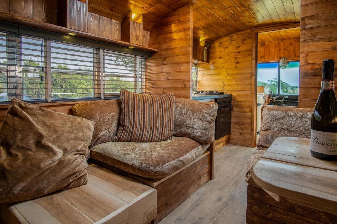 American School Bus - 1 Bedroom - Blossom Farm - Tiers Cross Johnston Zewnętrze zdjęcie