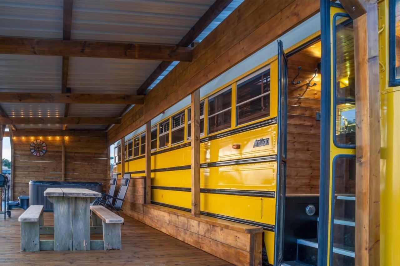 American School Bus - 1 Bedroom - Blossom Farm - Tiers Cross Johnston Zewnętrze zdjęcie