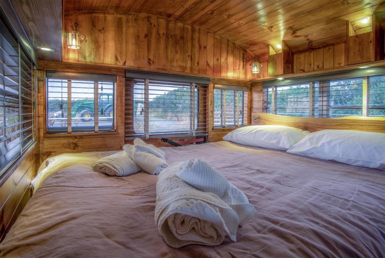 American School Bus - 1 Bedroom - Blossom Farm - Tiers Cross Johnston Zewnętrze zdjęcie